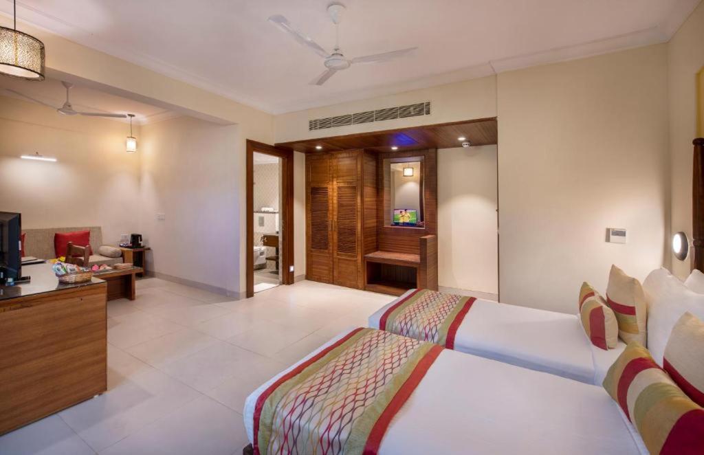 Sea Breeze Max Resort&Spa Madgaon Exterior foto