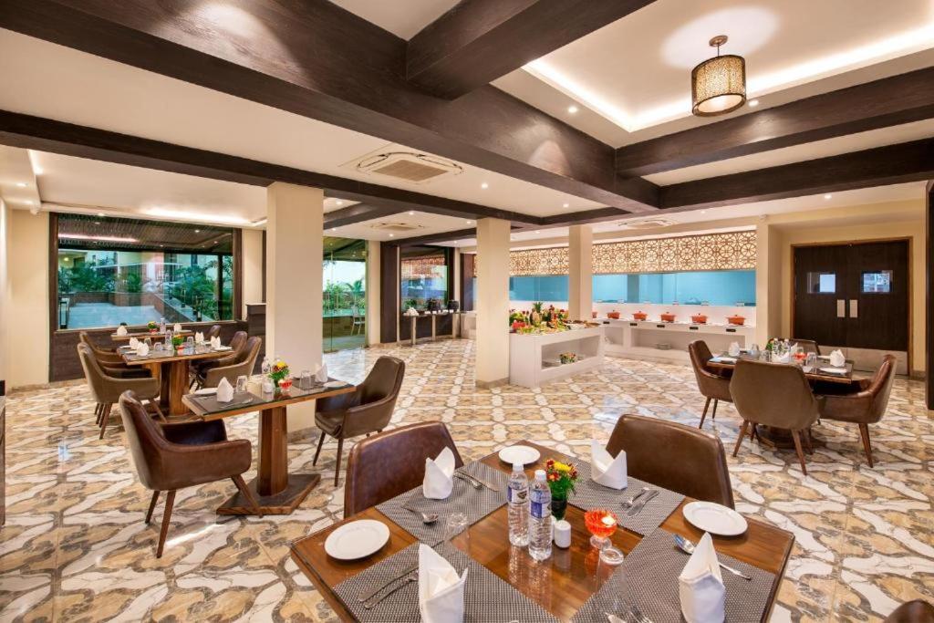 Sea Breeze Max Resort&Spa Madgaon Exterior foto