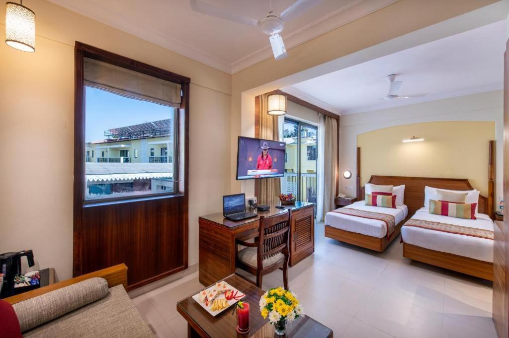Sea Breeze Max Resort&Spa Madgaon Exterior foto