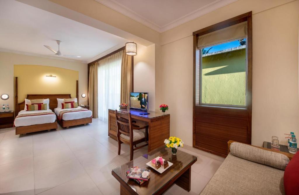 Sea Breeze Max Resort&Spa Madgaon Exterior foto